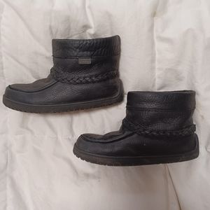 Waterproof Tamarack Ankle Boot size 9 womens by Manitobah